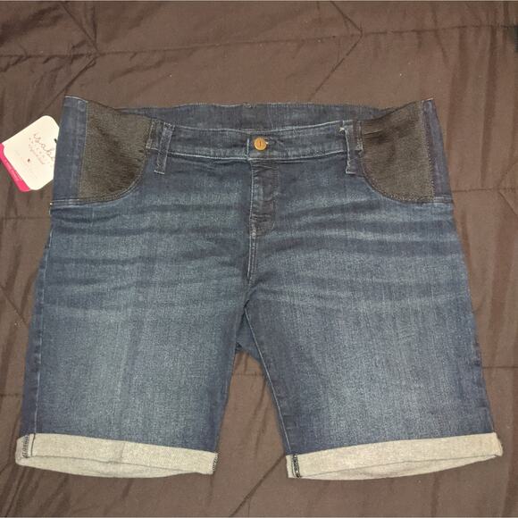 Isabel Maternity by Ingrid & Isabel Bermuda Shorts + Side Panels Size 16 - Picture 2 of 14